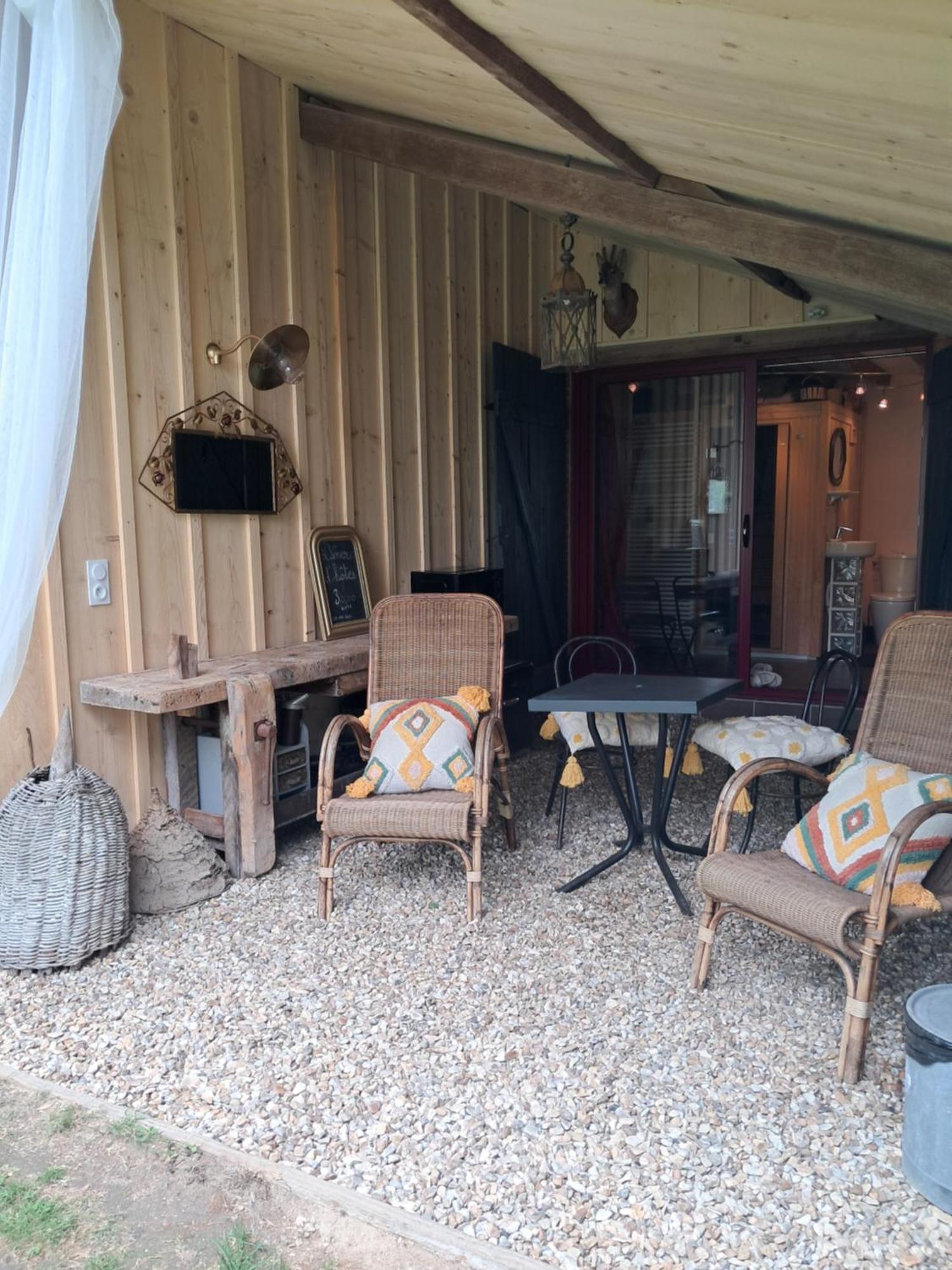 Le Buisson De La Gariole Bed & Breakfast Aubigny-sur-Nère Oda fotoğraf